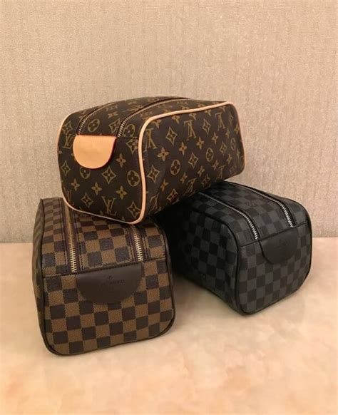 louis vuitton wash bag men.